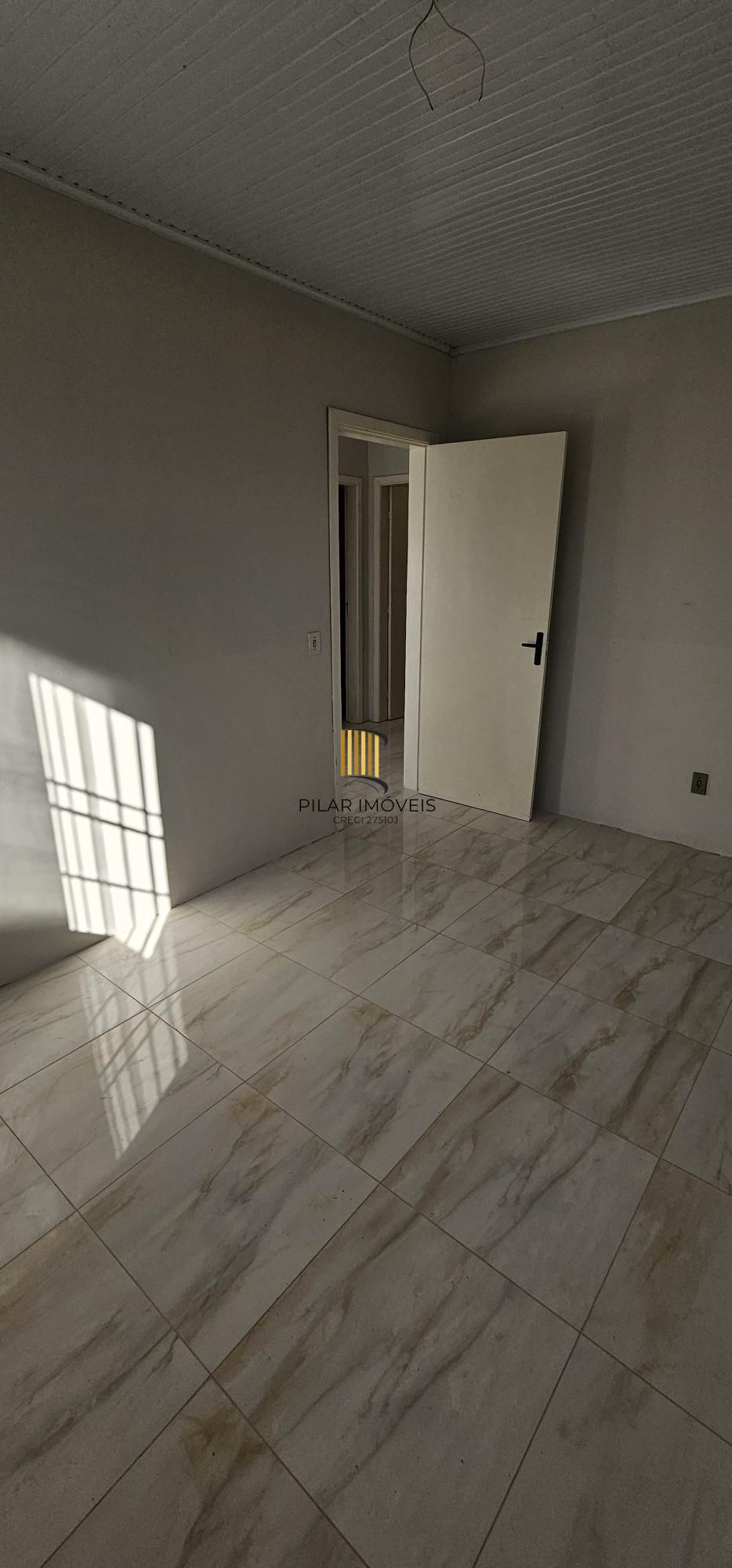 Casa com 02 dorm, vaga por convenção, 40 m², condomínio fechado, Alvorada