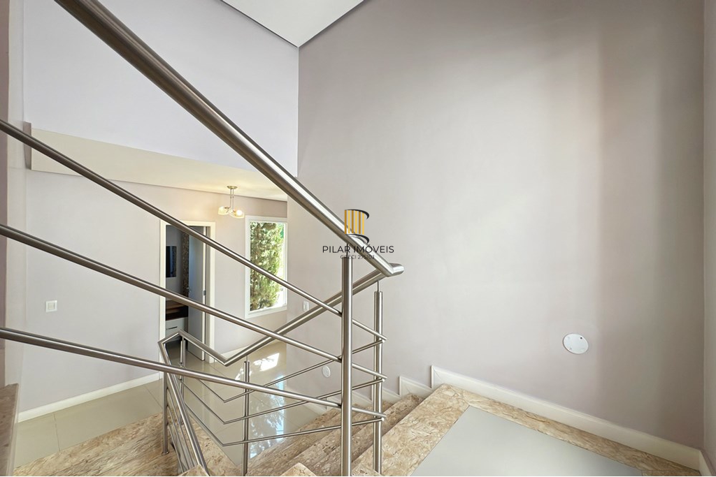 Casa 3 dormitórios no bairro Hípica