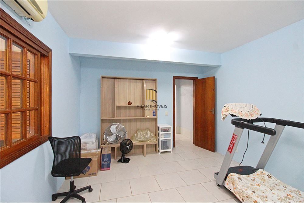 Casa 3 dormitórios no bairro Medianeira