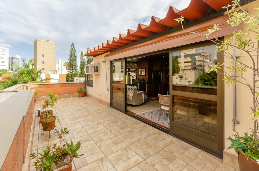 Cobertura 3 dormitórios no bairro Petrópolis