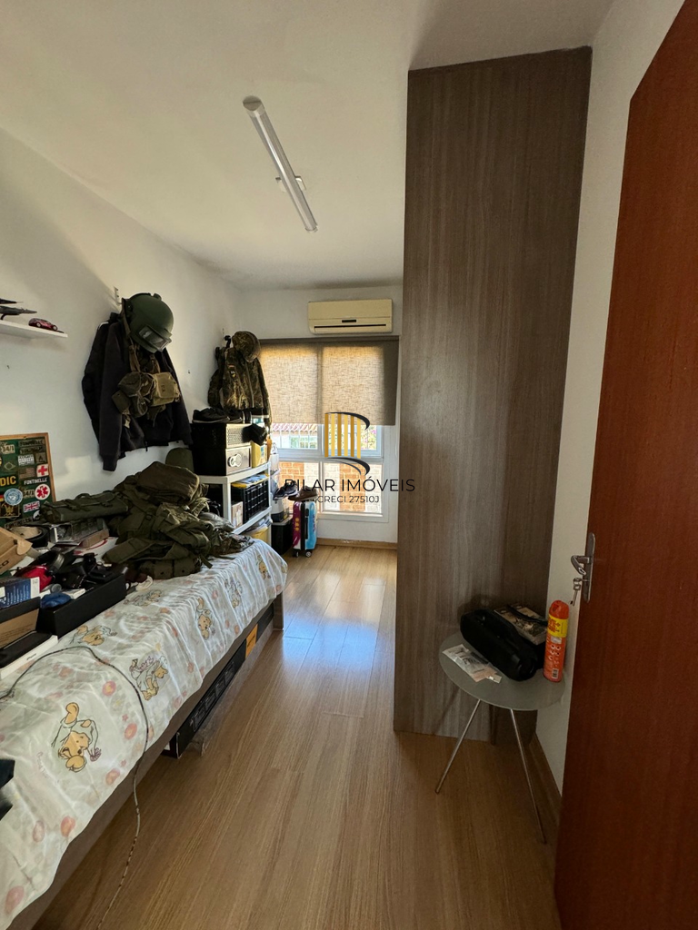 Casa 3 dormitórios no bairro Hípica