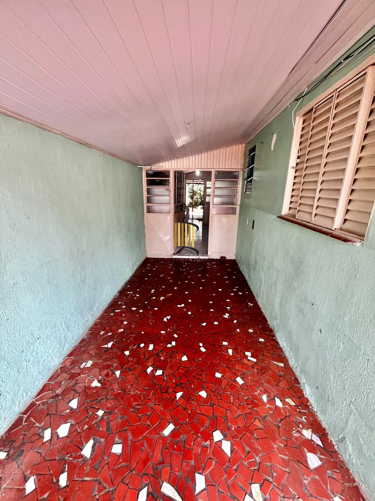 Casa com 80 m2 de área construída, 03 dorm, sala estar/jantar, cozinha, pátio