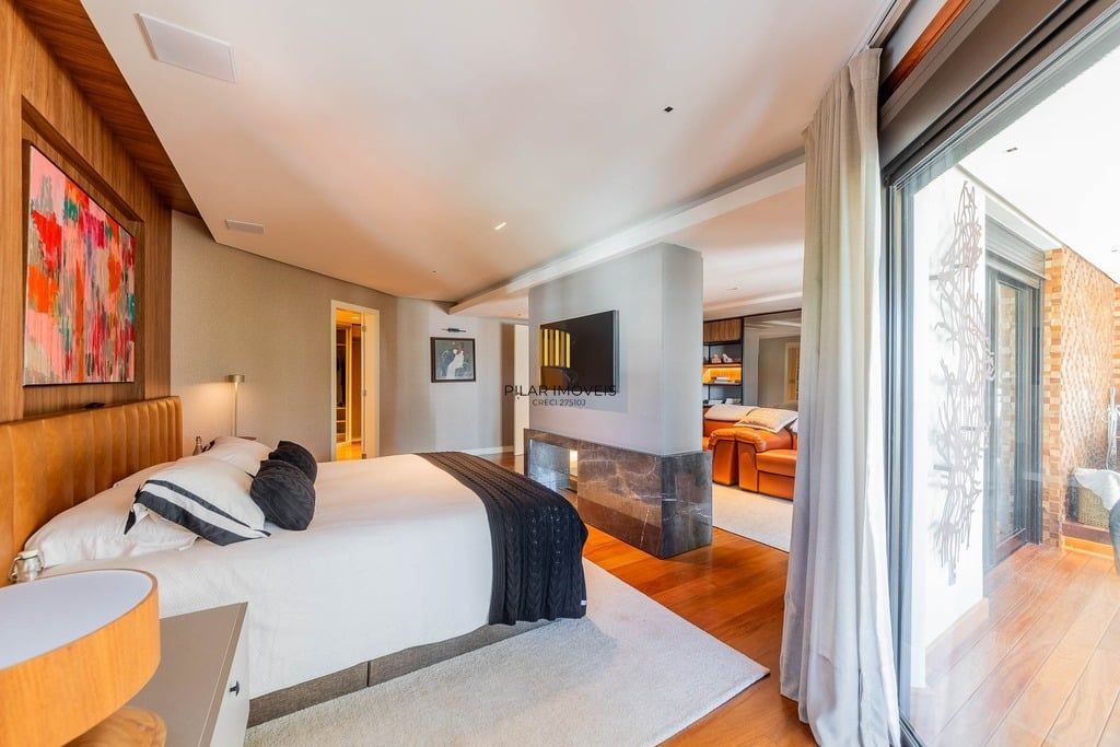 Apartamento 4 dormitórios no bairro Moinhos de Vento