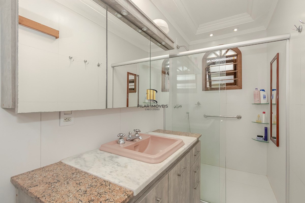 Casa 4 dormitórios no bairro Passo da Areia