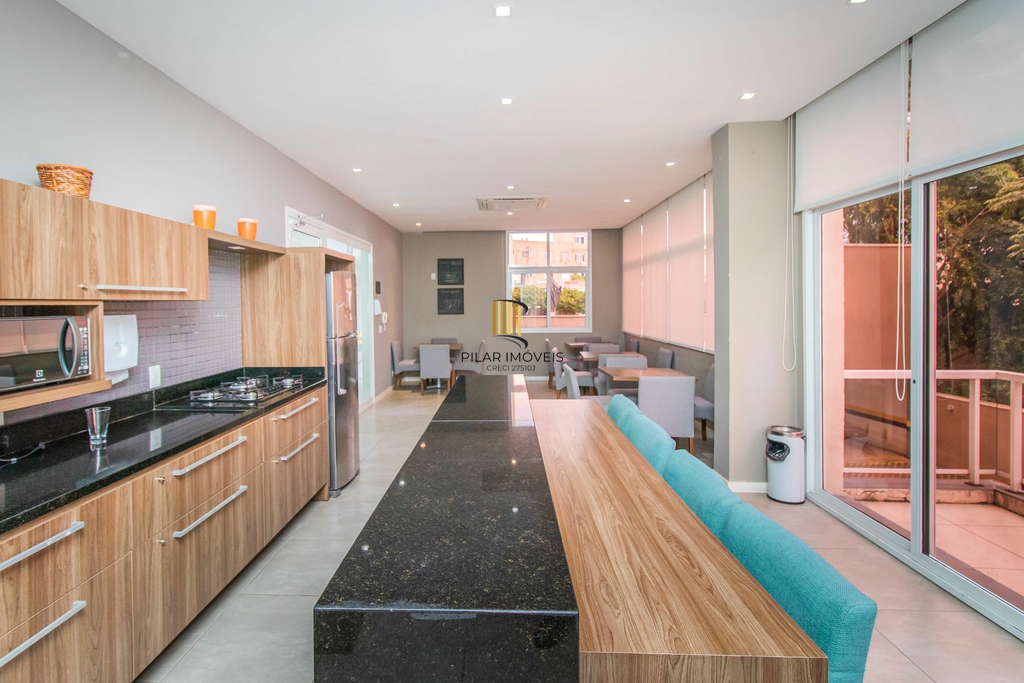 Apartamento 2 dormitórios no bairro Azenha