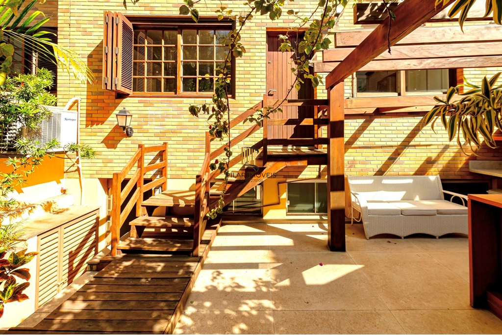 Casa de Condomínio 4 dormitórios no bairro Bela Vista