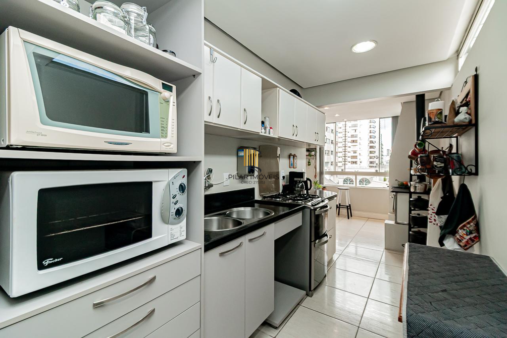 Apartamento 3 dormitórios no bairro Menino Deus