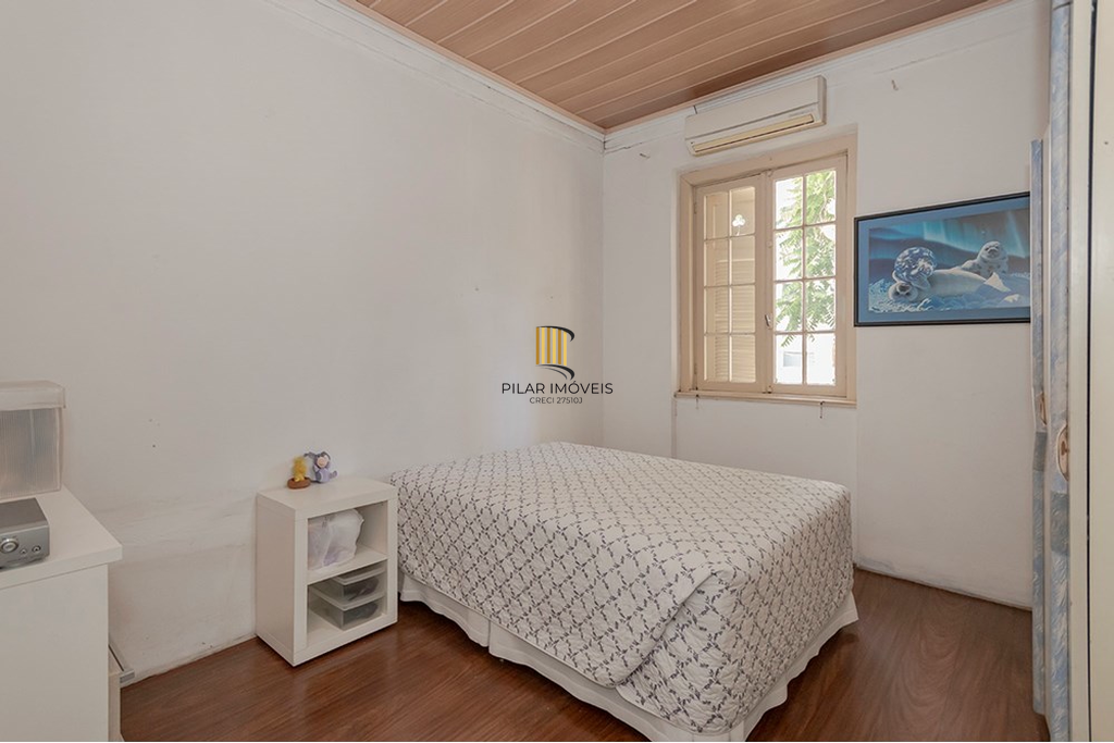 Casa 4 dormitórios no bairro Bom Fim