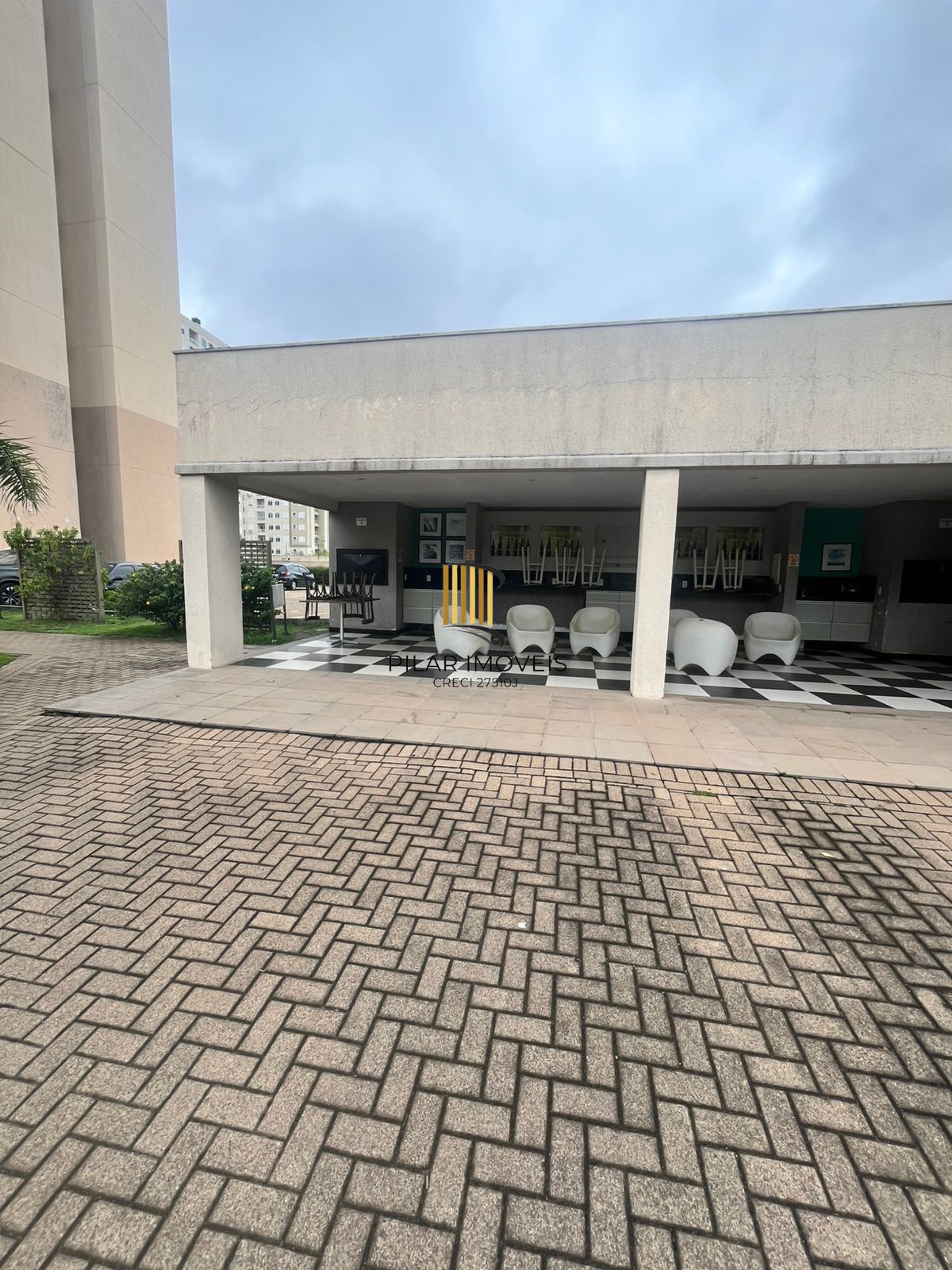 Apartamento no Humaitá de 02 dormitórios, infra e 01 vaga, nunca habitado