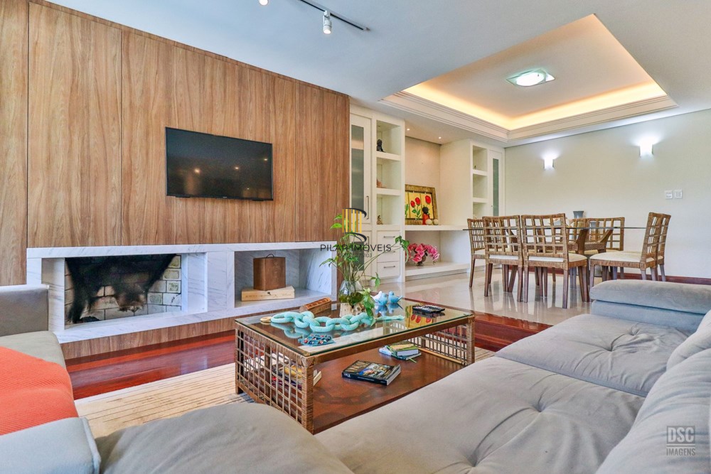 Casa 4 dormitórios no bairro Ipanema