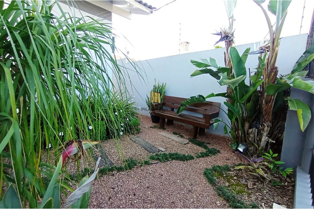 Casa 2 dormitórios no bairro Centro