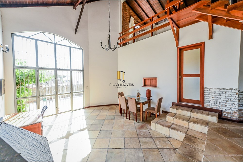 Casa 4 dormitórios no bairro Ipanema