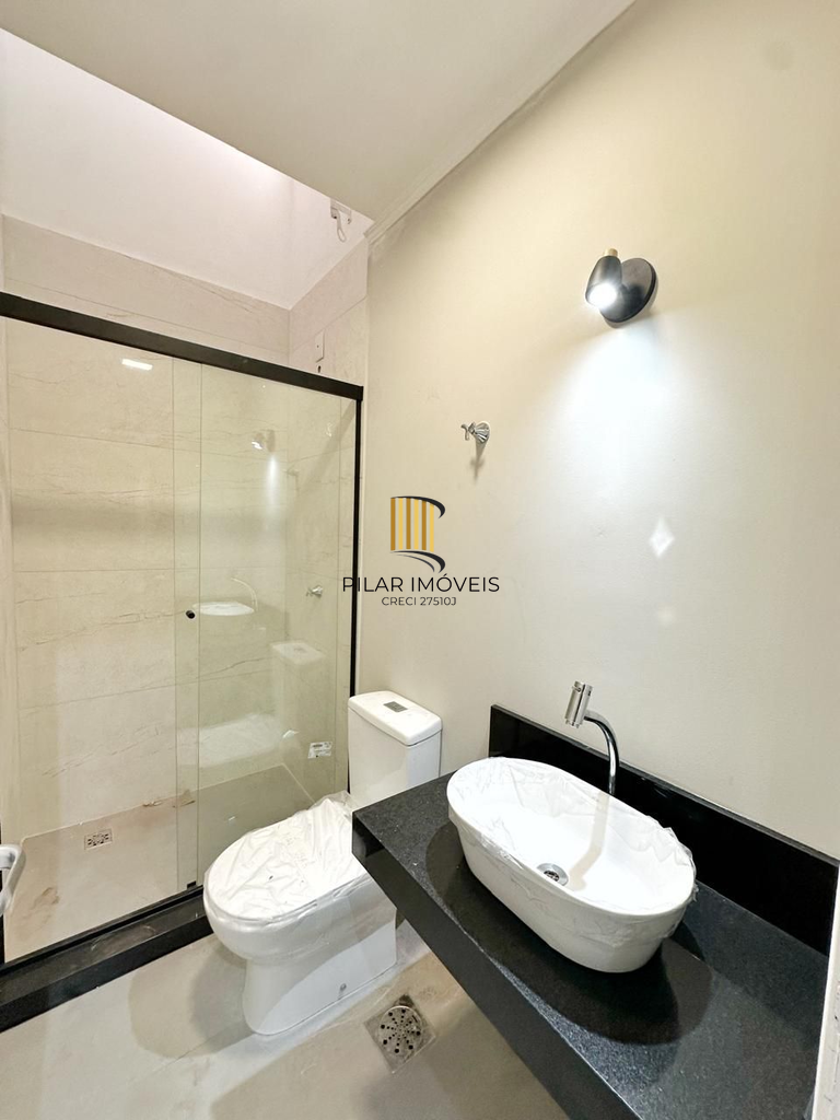 Casa 3 dormitórios no bairro Hípica