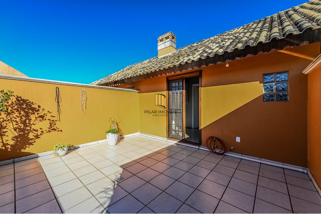 Casa de Condomínio 3 dormitórios no bairro Tristeza