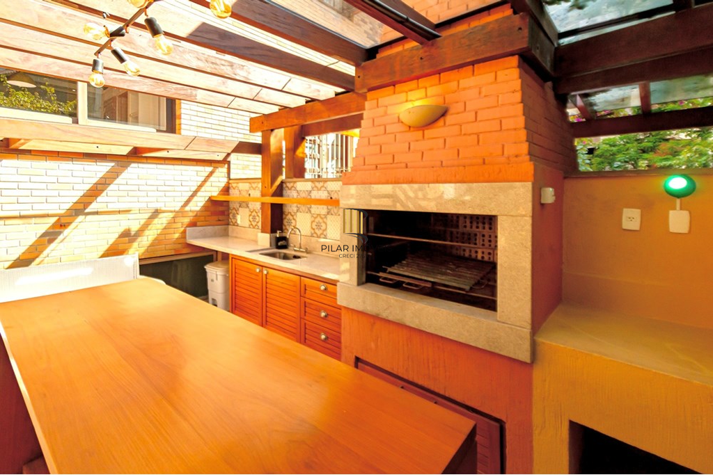 Casa de Condomínio 4 dormitórios no bairro Bela Vista