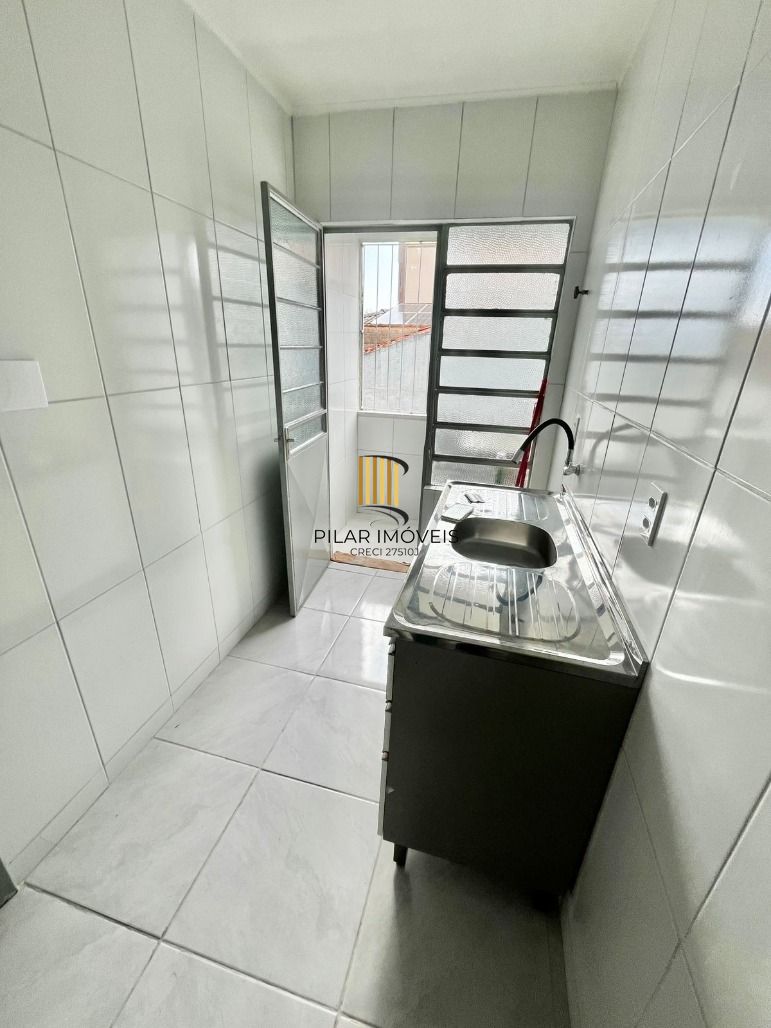 01 dormitório, 42 m² de frente no Passo da Areia