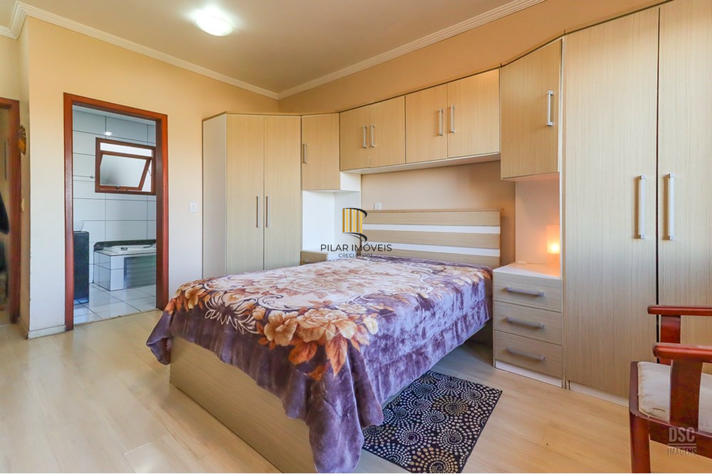 Casa 5 dormitórios no bairro Ipanema
