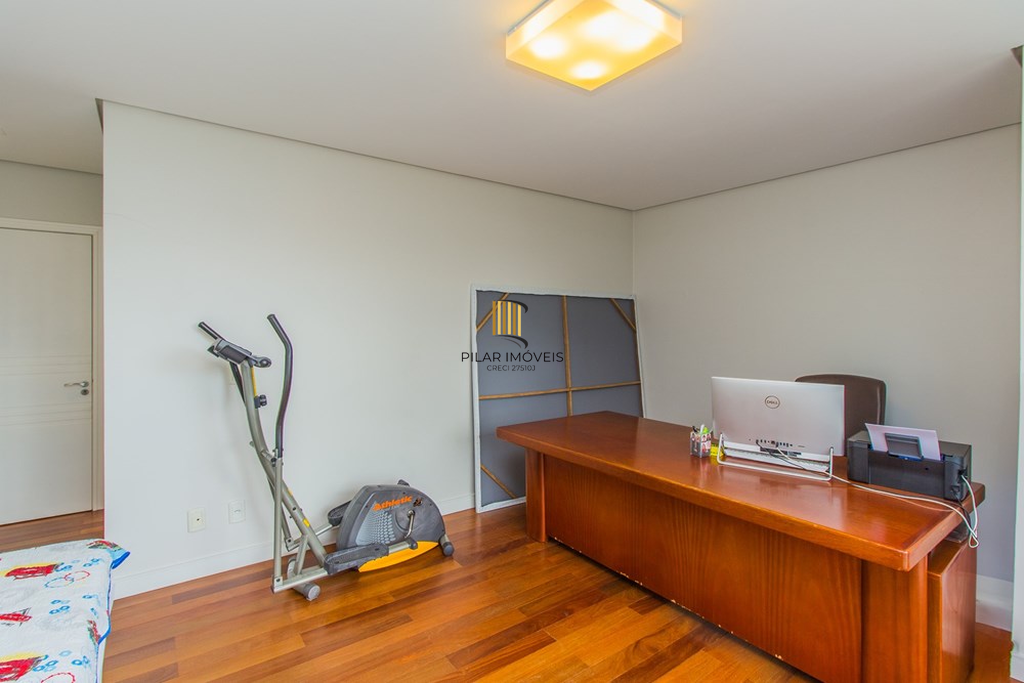 Casa 4 dormitórios no bairro Igara