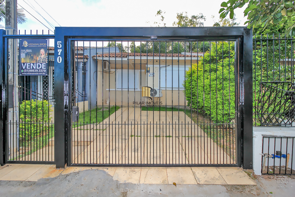Casa 2 dormitórios no bairro Hípica