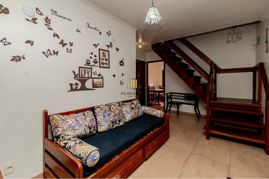 Casa de Condomínio 3 dormitórios no bairro Glória