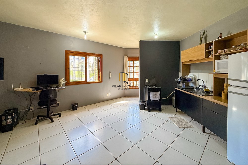 Casa de Condomínio 1 dormitório no bairro Olaria