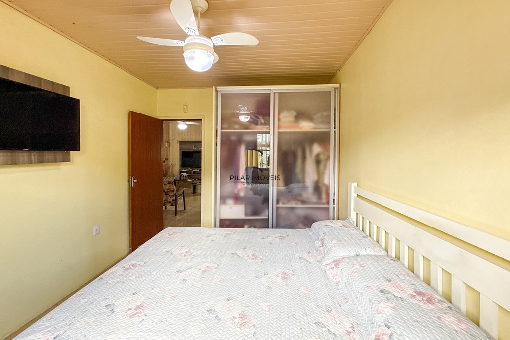 Casa 3 dormitórios no bairro Igara