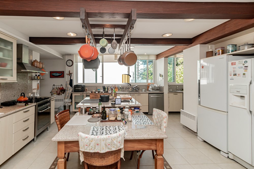 Cobertura 4 dormitórios no bairro Bela Vista