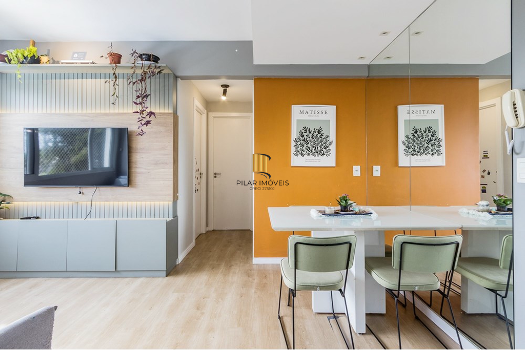 Apartamento 2 dormitórios no bairro Azenha