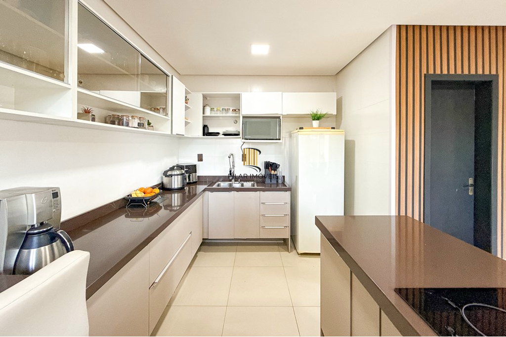 Casa 3 dormitórios no bairro Igara