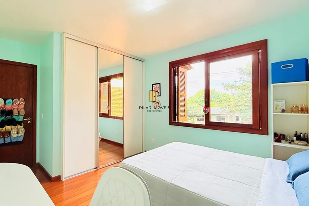 Casa 4 dormitórios no bairro Teresópolis