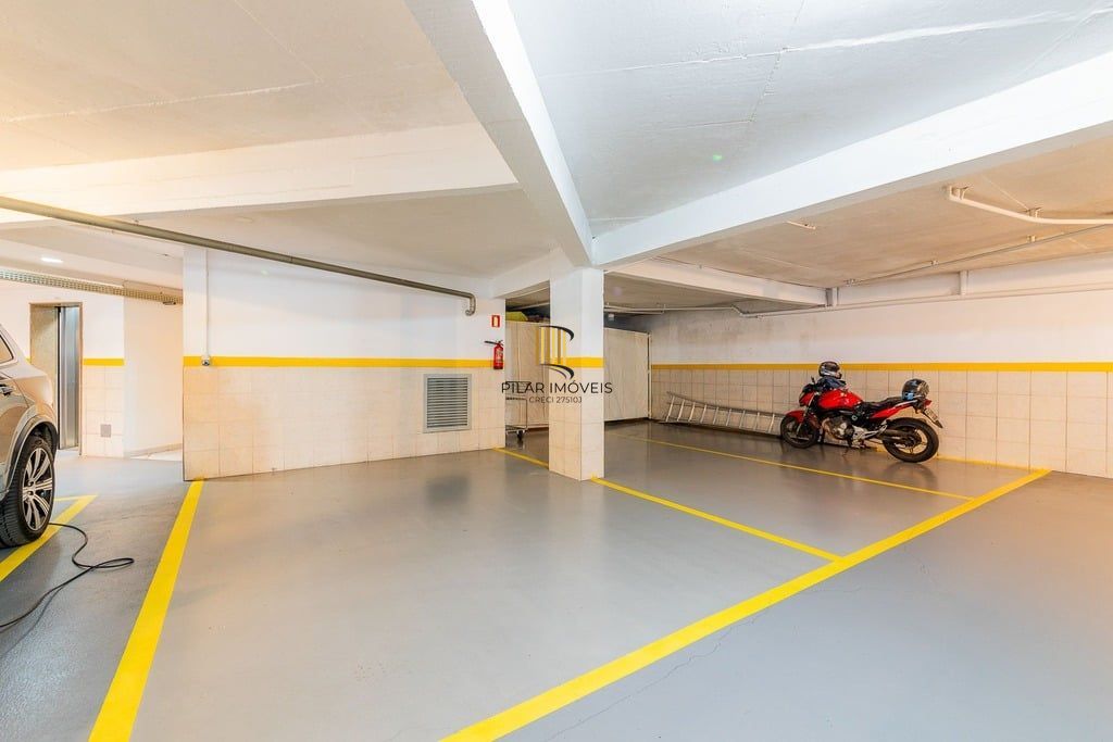 Apartamento 4 dormitórios no bairro Moinhos de Vento