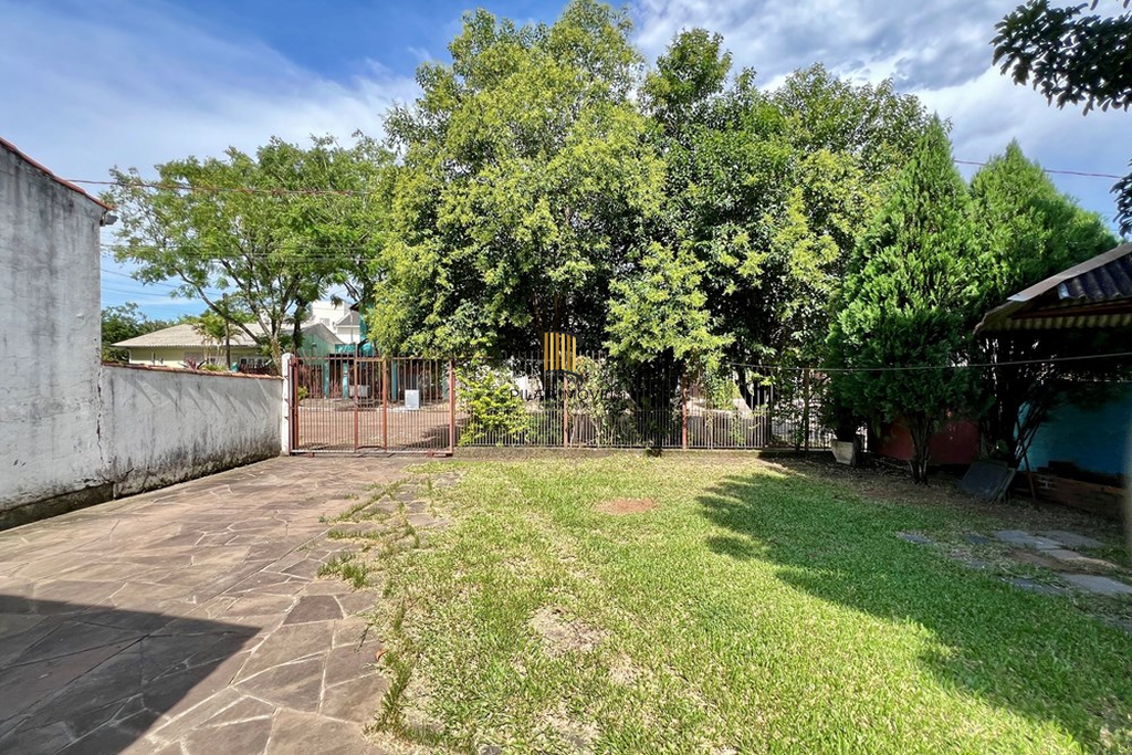 Casa 4 dormitórios no bairro Igara