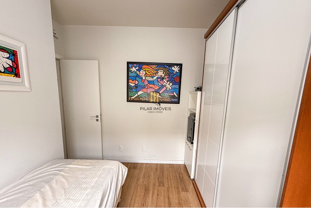 Casa 3 dormitórios no bairro Igara