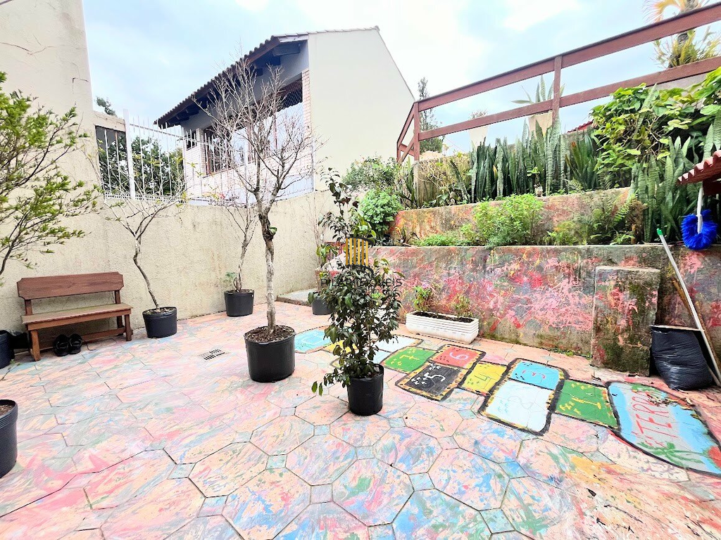 Casa 3 dormitórios no bairro Espírito Santo