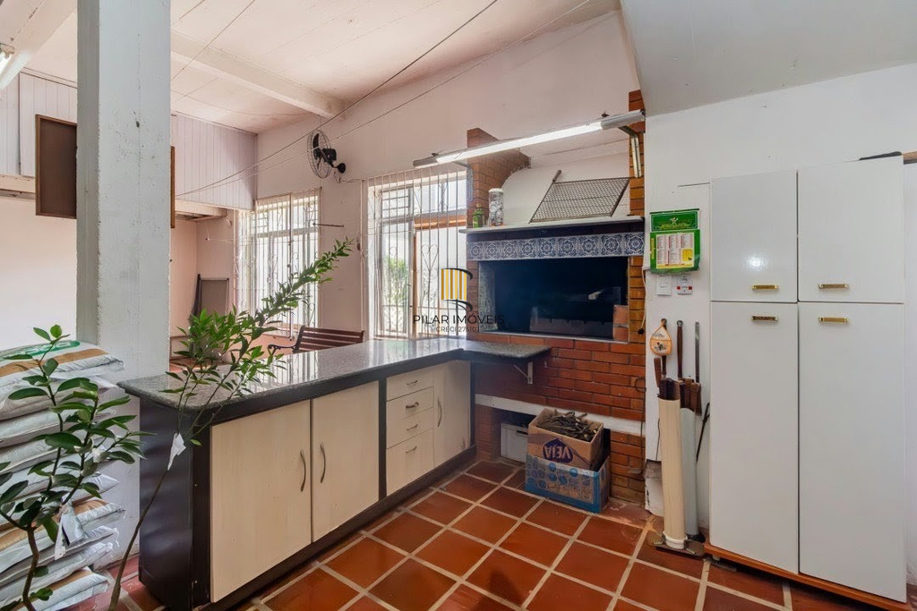 Casa 3 dormitórios no bairro Menino Deus