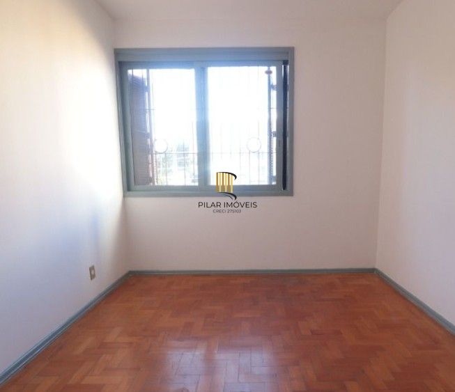 Apto 02 dorm e 01 vaga, sala, coz, dep emp, frente, 77 m2, Bairro Passo da Areia