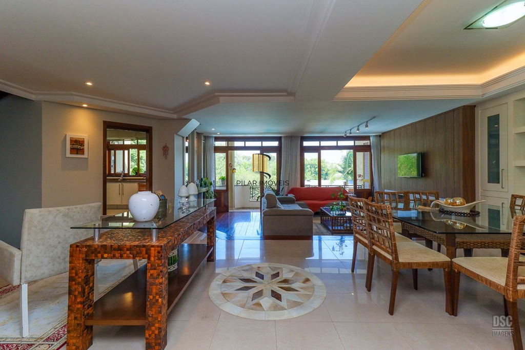 Casa 4 dormitórios no bairro Ipanema