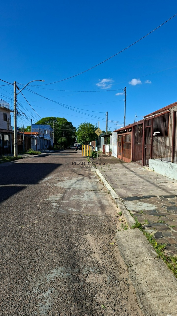 Casa 2 dormitórios no bairro Costa e Silva