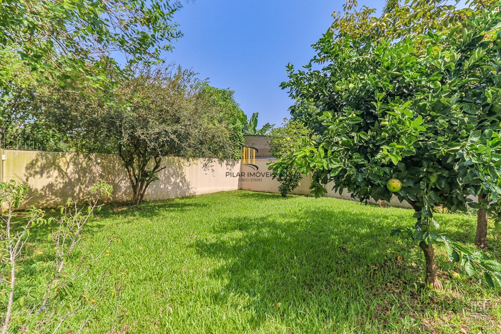 Casa 4 dormitórios no bairro Ipanema