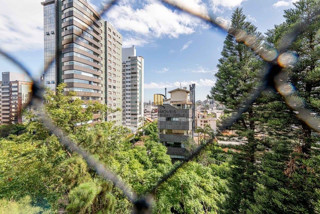 Apartamento 4 dormitórios no bairro Bela Vista