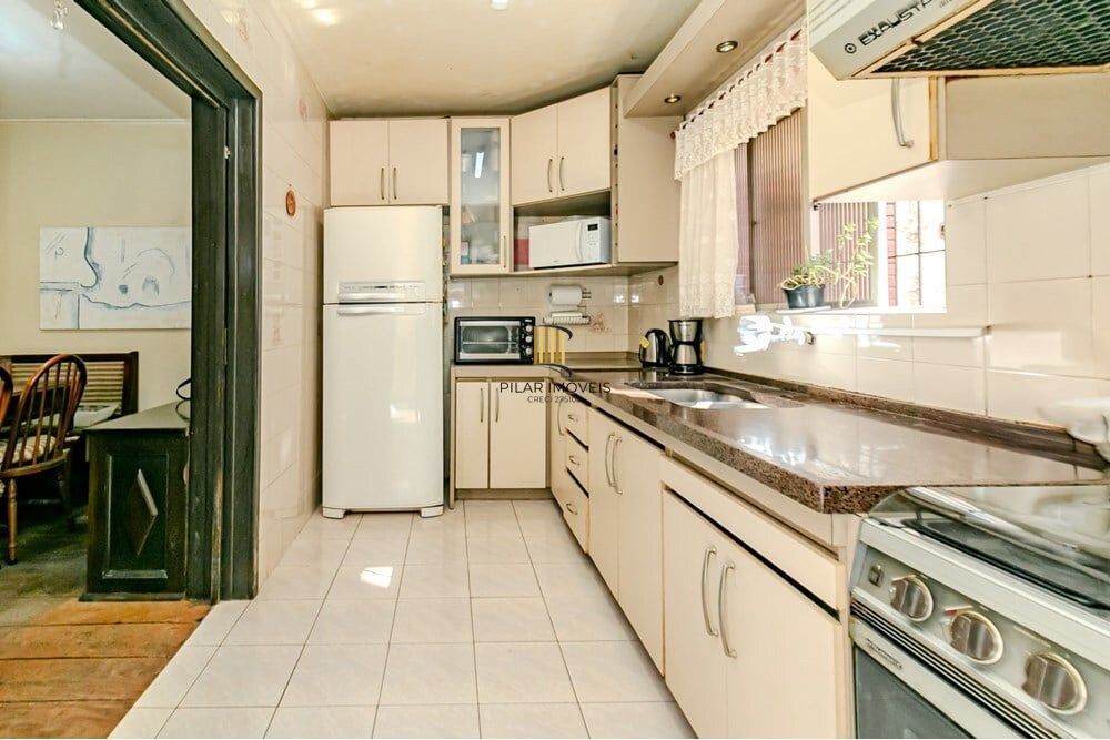 Casa 3 dormitórios no bairro Passo da Areia