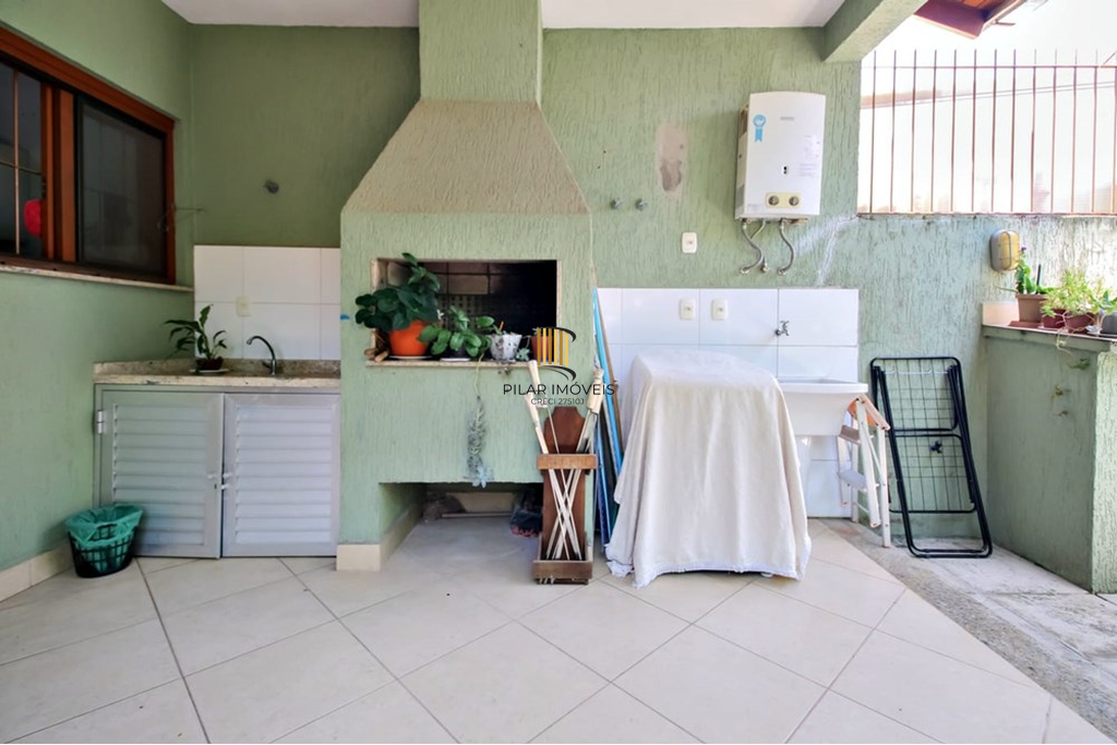 Casa 3 dormitórios no bairro Guarujá