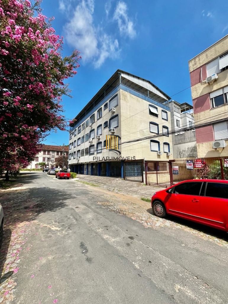 Vende ótimo apto de 02 dormitórios