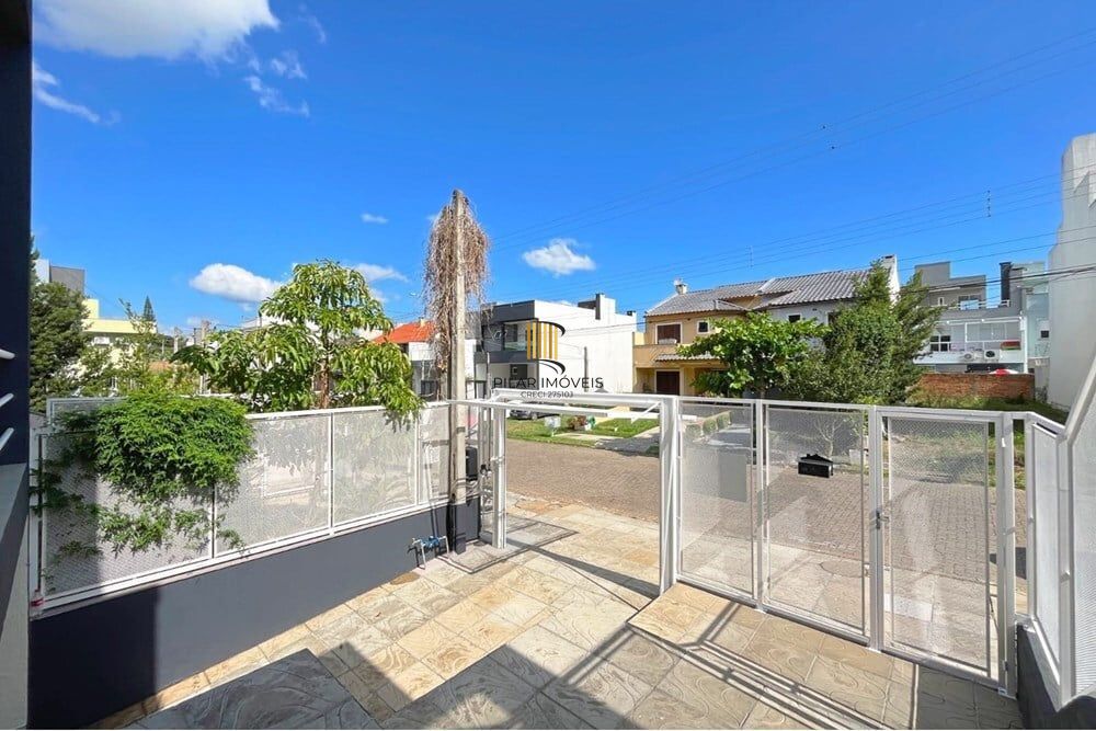 Casa 3 dormitórios no bairro Hípica