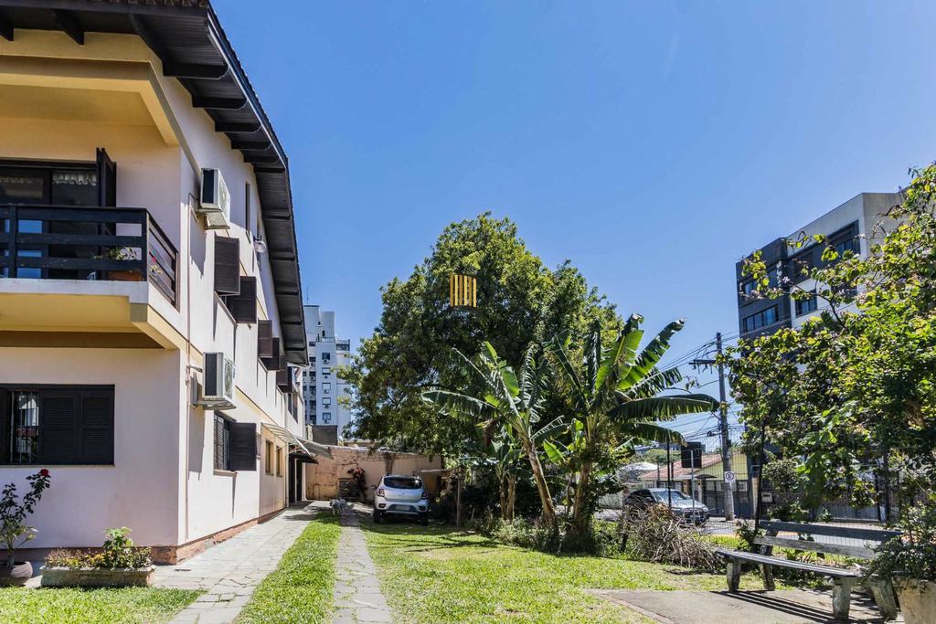 Casa 3 dormitórios no bairro Tristeza