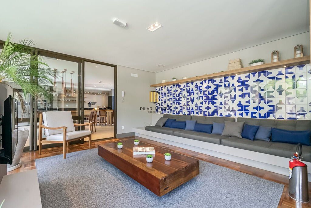 Apartamento 3 dormitórios no bairro Menino Deus