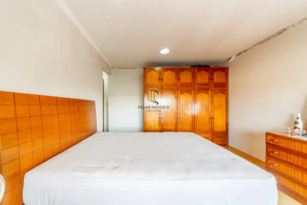 Casa 4 dormitórios no bairro Sarandi