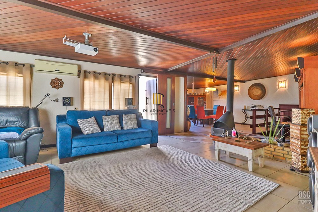 Casa 3 dormitórios no bairro Passo da Areia