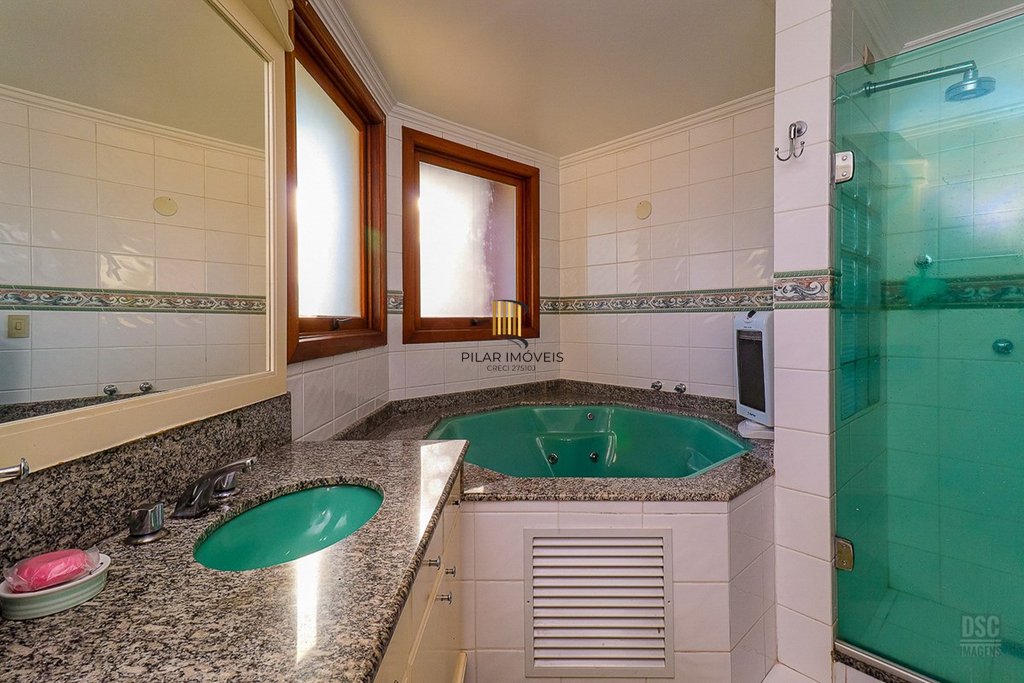 Casa de Condomínio 4 dormitórios no bairro Chácara das Pedras