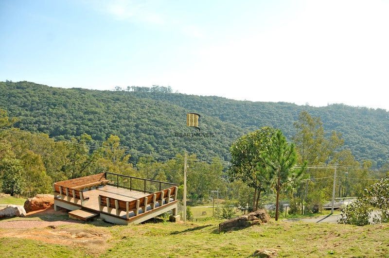 Terreno no bairro Morro Santana